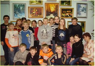 Экскурсия школьников по  выставке А. Н. Барановского